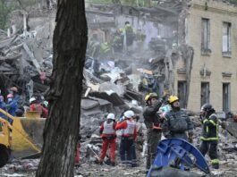Kyiv Comes Under Intense Russian Assault as Mayor Urges Residents to Remain in Shelters