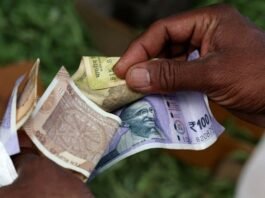 Rupee Starts 2026 Under Pressure After Steepest Yearly Fall in Three Years